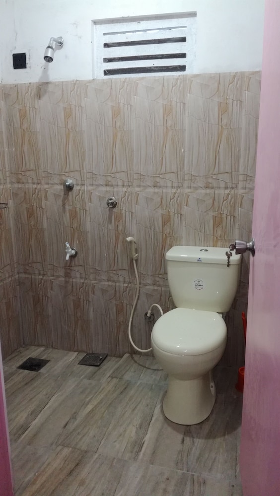 Economy Double Room, Non Smoking photo 2