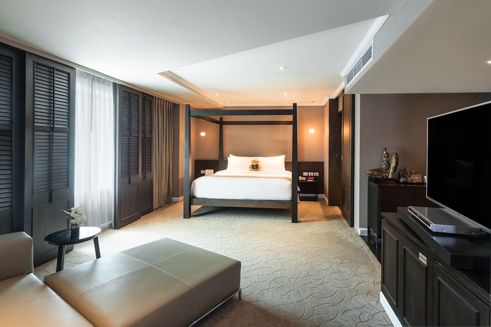 Suite, 1 King Bed photo 1