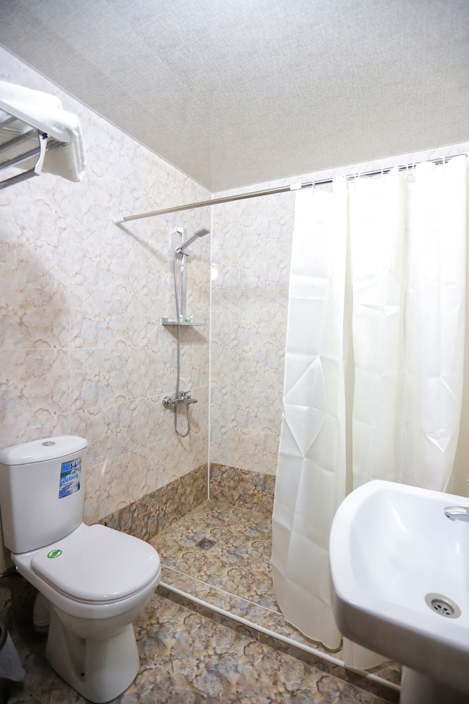 Standard Double or Twin Room - Photo 3