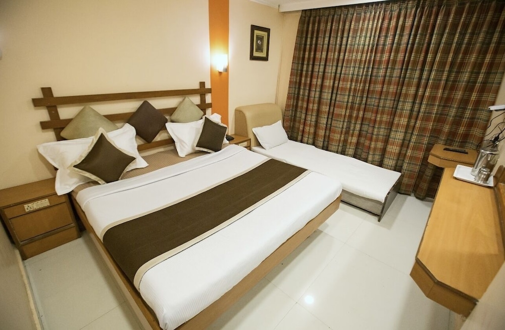 Deluxe Triple Bedded Room - Photo 1