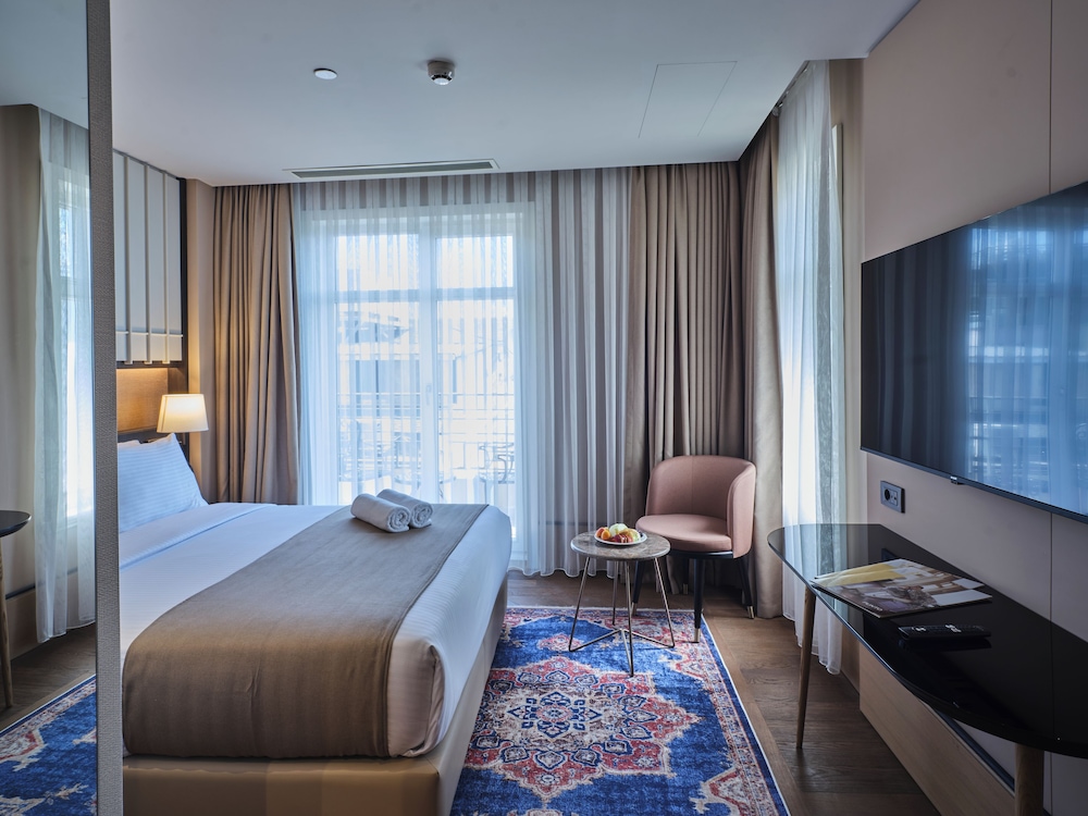Standard Double Room, Balcony, City View photo 1