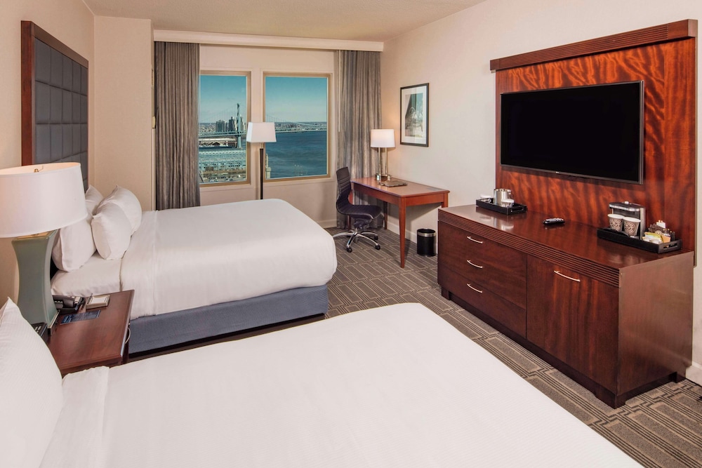 Classic Room, 2 Queen Beds (Waterfront View) - Photo 4