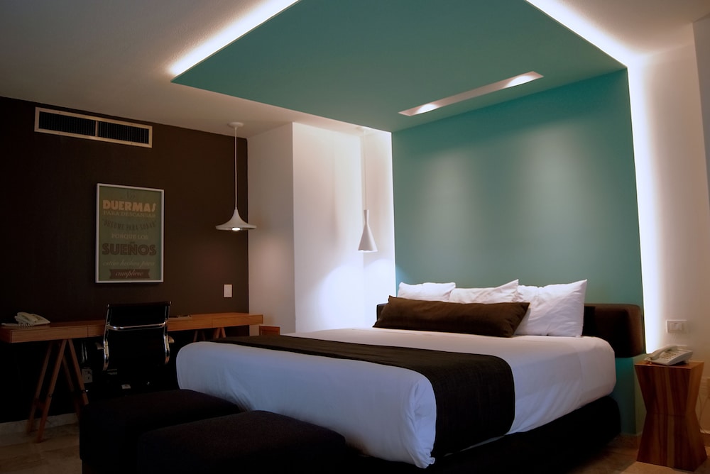 Executive Studio Suite, 1 King Bed - Photo 3