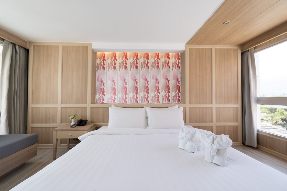 Two Bedrooms Lake Building - Photo 8