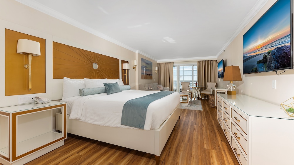 Premium Room, 1 King Bed with Sofa bed (Direct Ocean View)