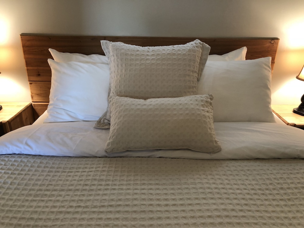 Cottage, 1 Queen Bed, Kitchenette (#4) photo 2