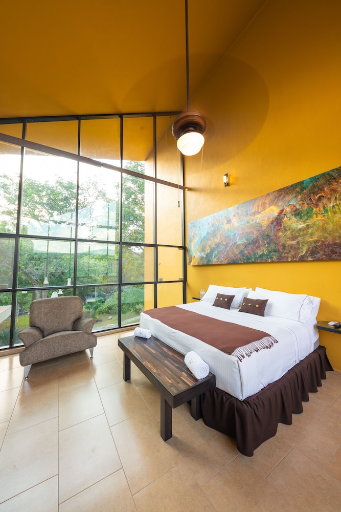 Family Villa, 4 Bedrooms, River View, Lakeside photo 2