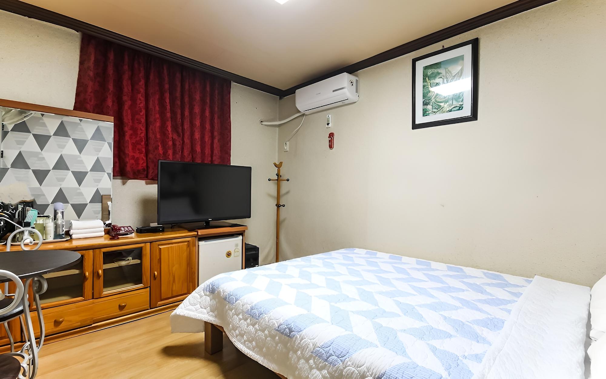 Room (General room a) - Photo 12