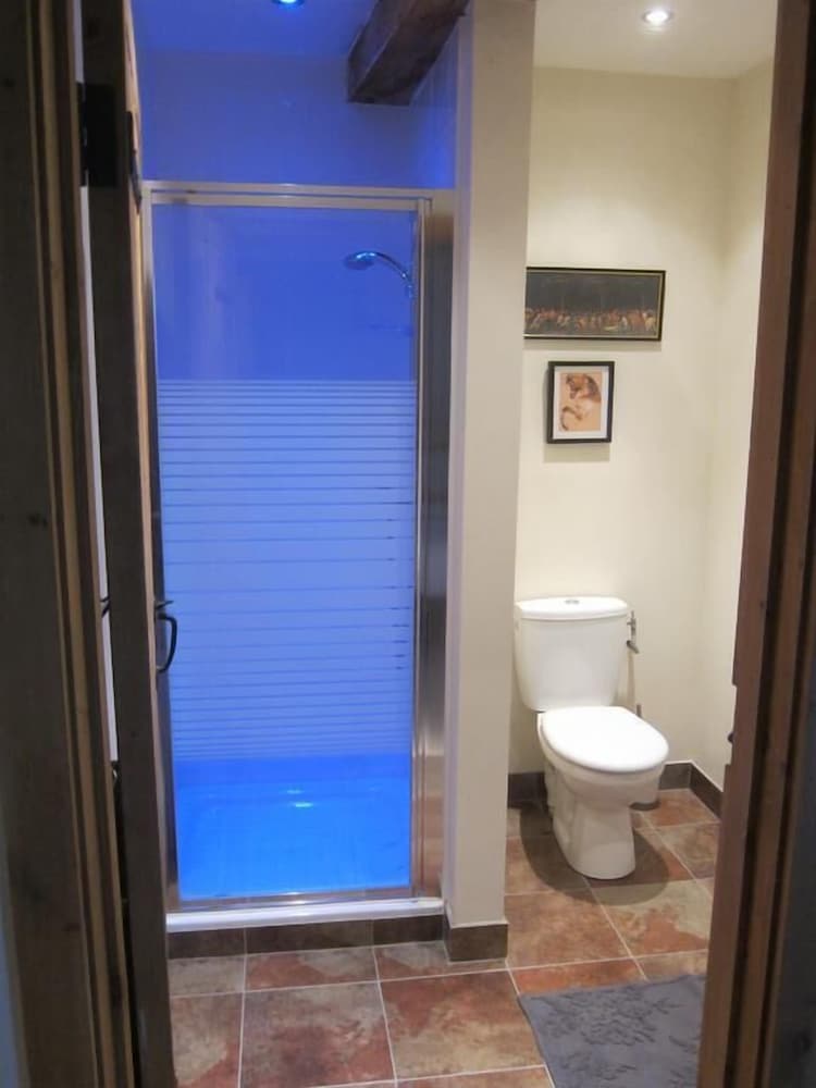 Double Room (Classic) photo 2