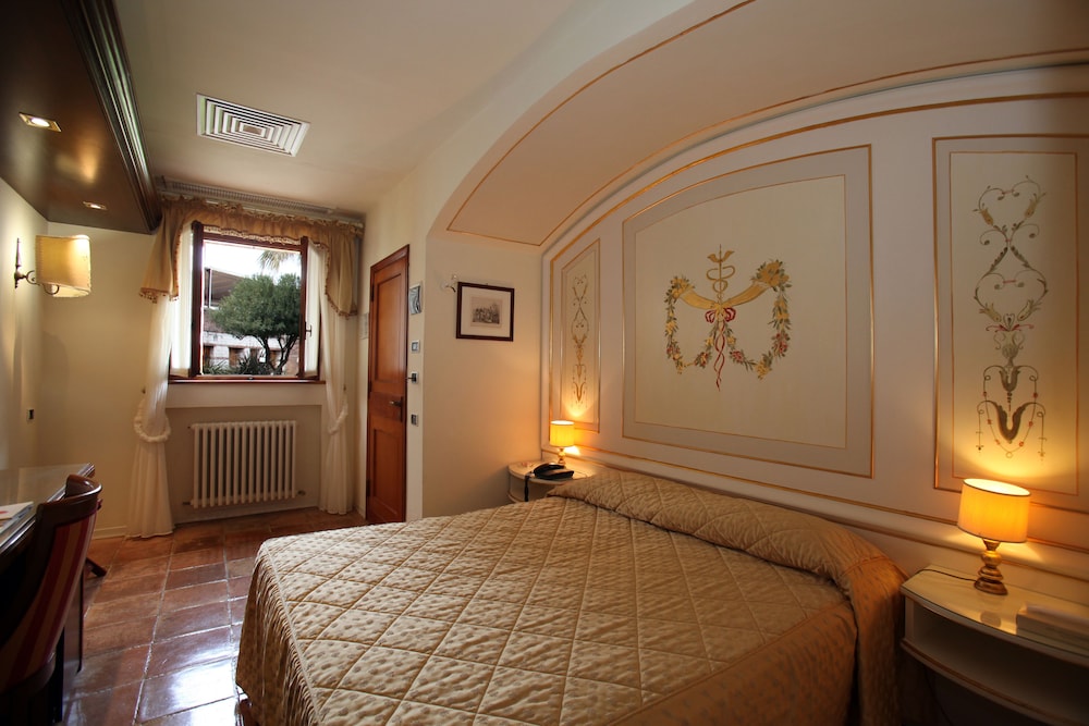 Double Room - Photo 2