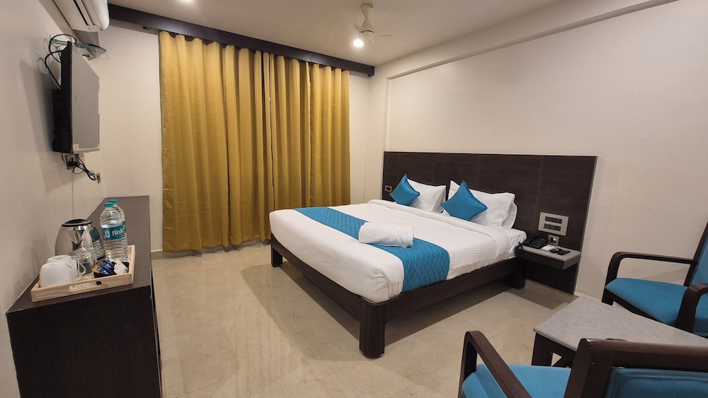 Superior Double Room, 1 King Bed, Non Smoking, City View