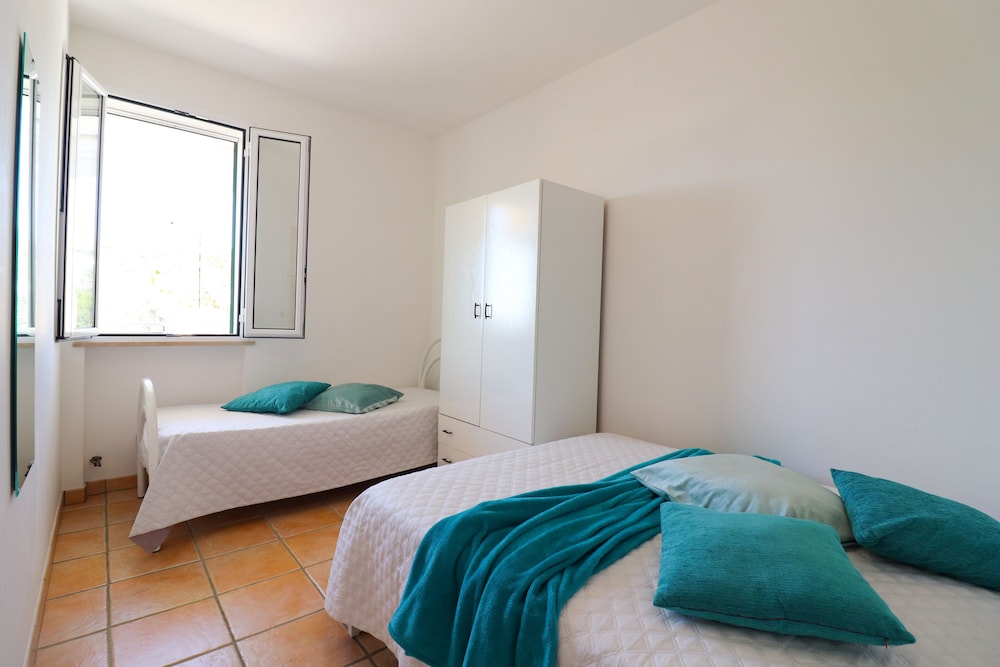 House, 3 Bedrooms, Smoking, Balcony photo 1
