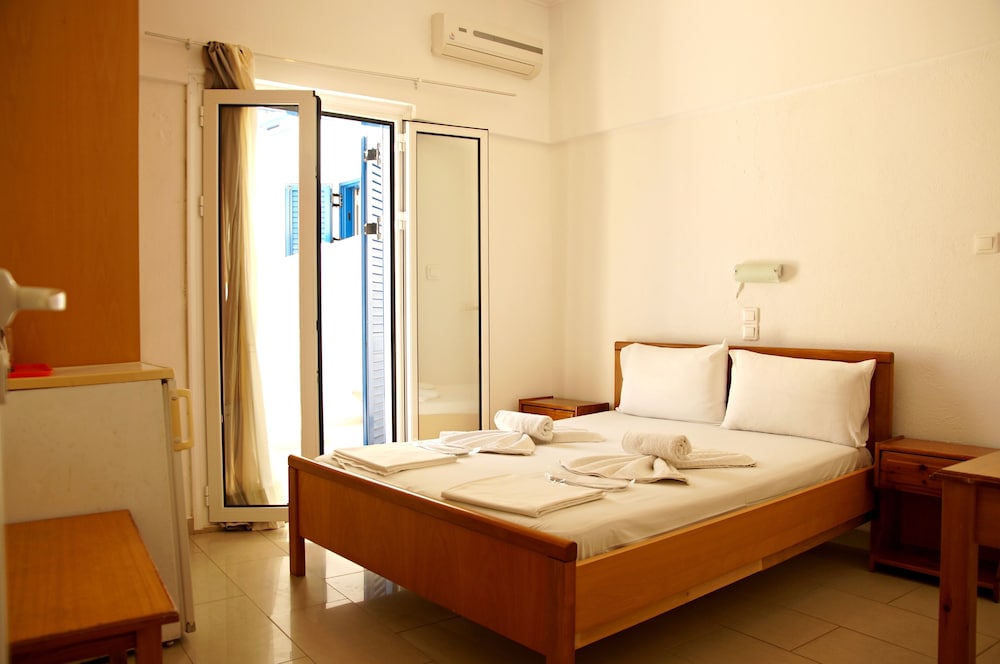 Double Room, 1 Double Bed, Partial Sea View photo 1