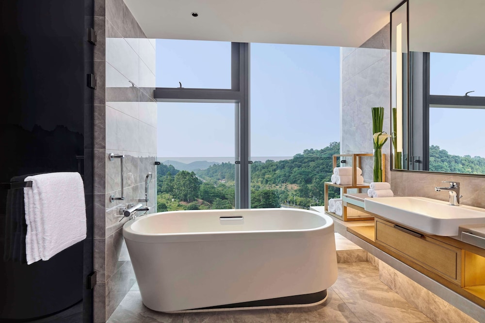 KING DELUXE SUITE - Photo 3