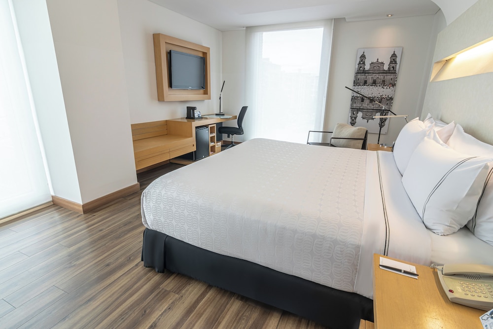 Superior Room, 1 King Bed - Photo 9