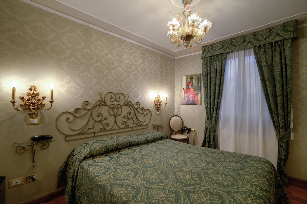 Classic Double Room photo 2