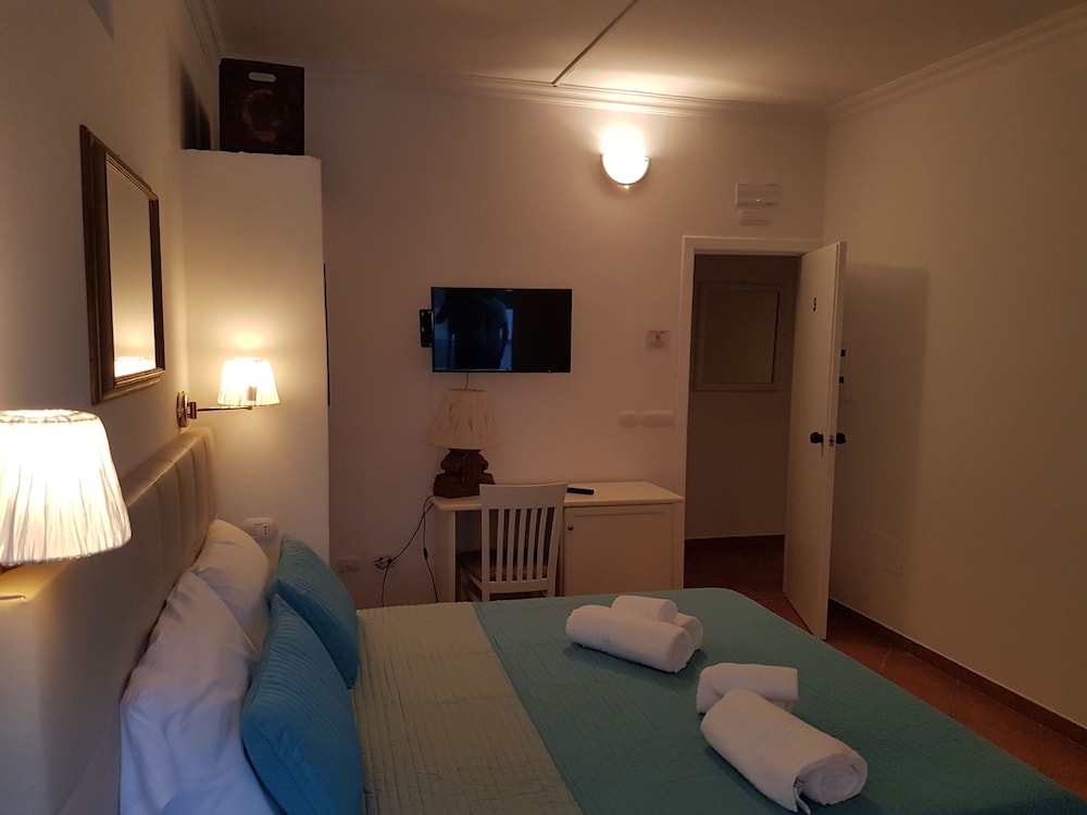 Double or Twin Room, Sea View photo 2