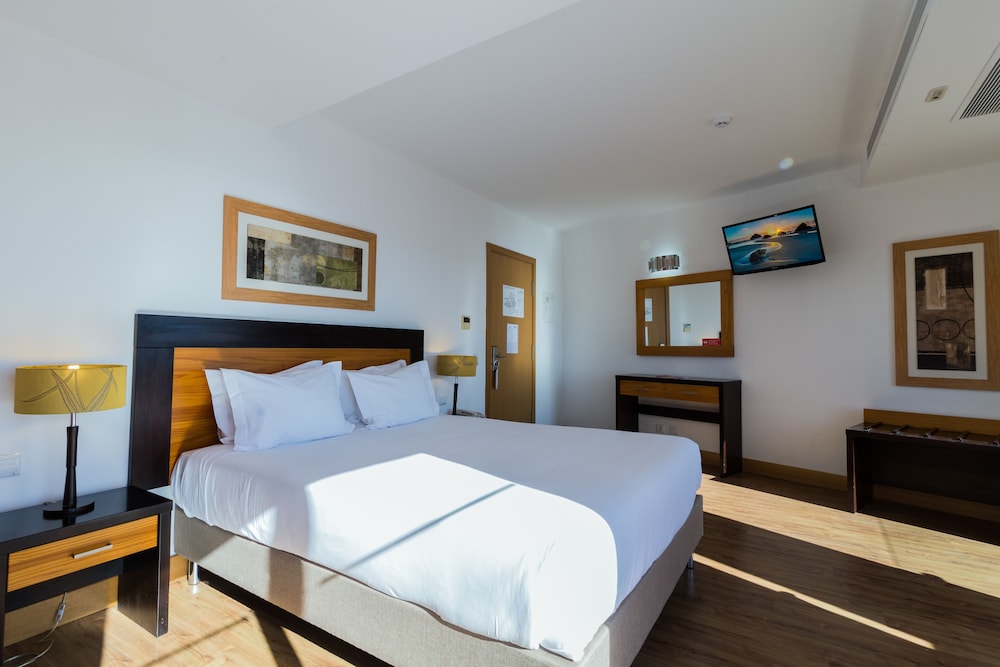 Double or Twin Room - Photo 3