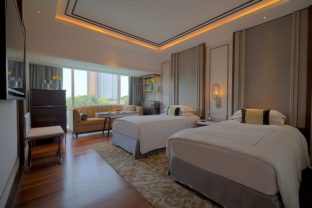 Deluxe Room, 1 King Bed, Pool View (Twin Bed) - Photo 4