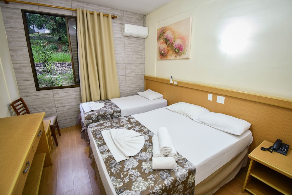 Standard Quadruple Room - Photo 6