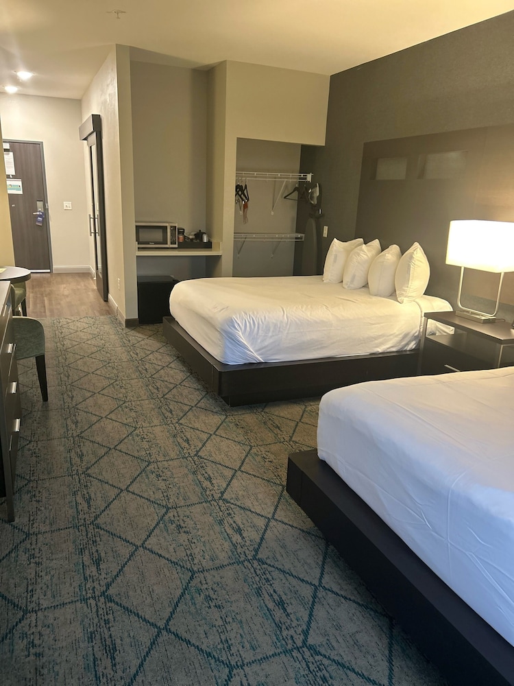 Standard Room, 2 Queen Beds, Hearing Accessible, Non Smoking photo 2
