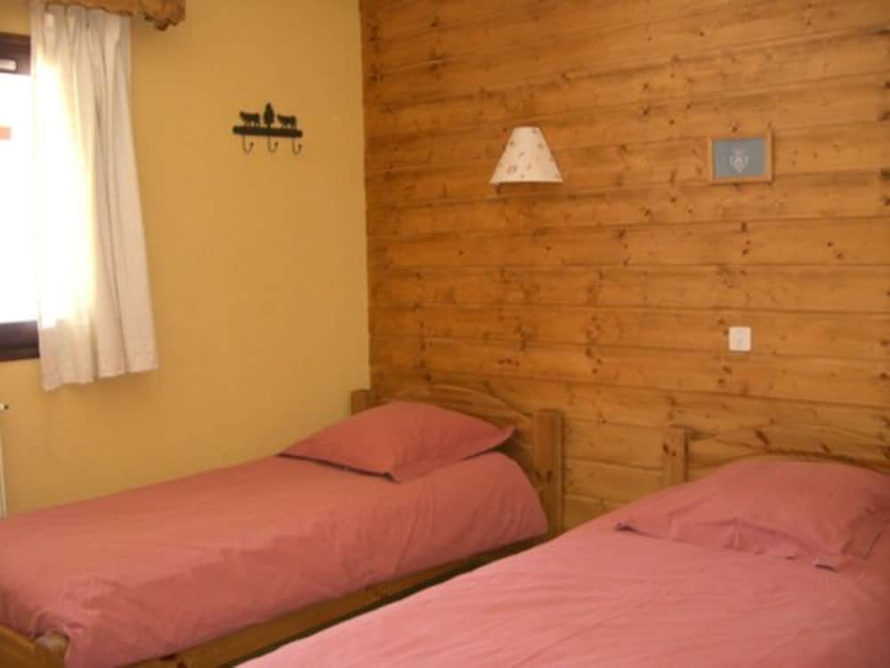 Basic Triple Room photo 2