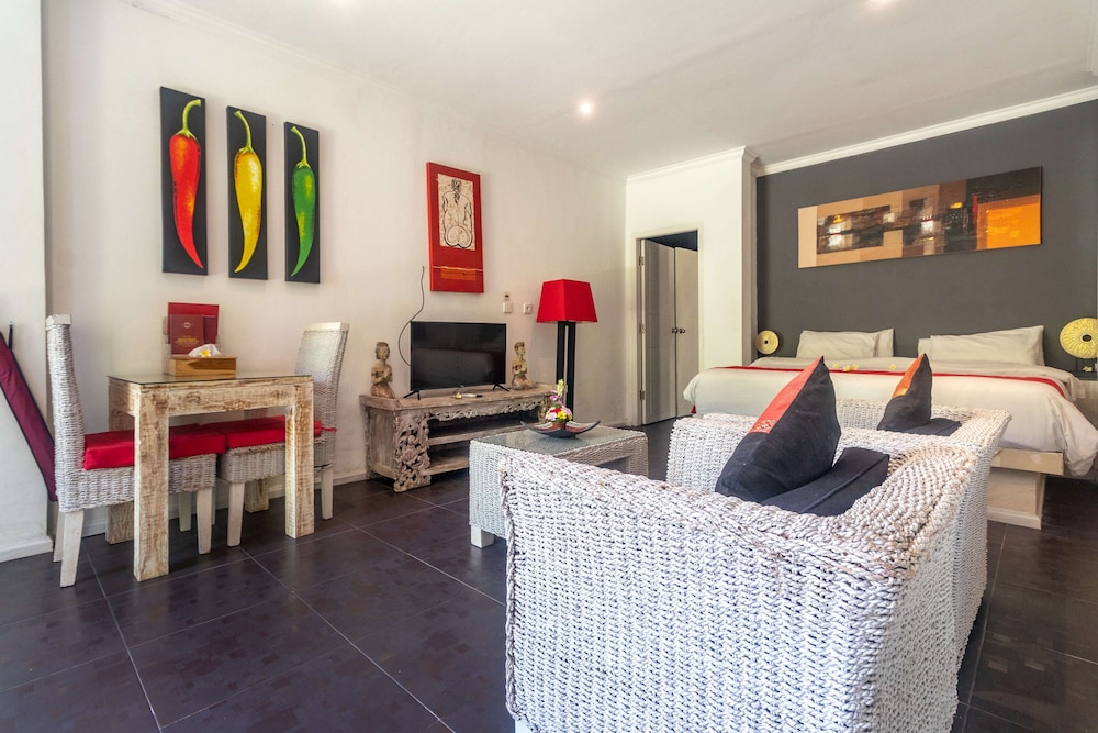 Three Bedroom Executive Private Pool Villa - Photo 2