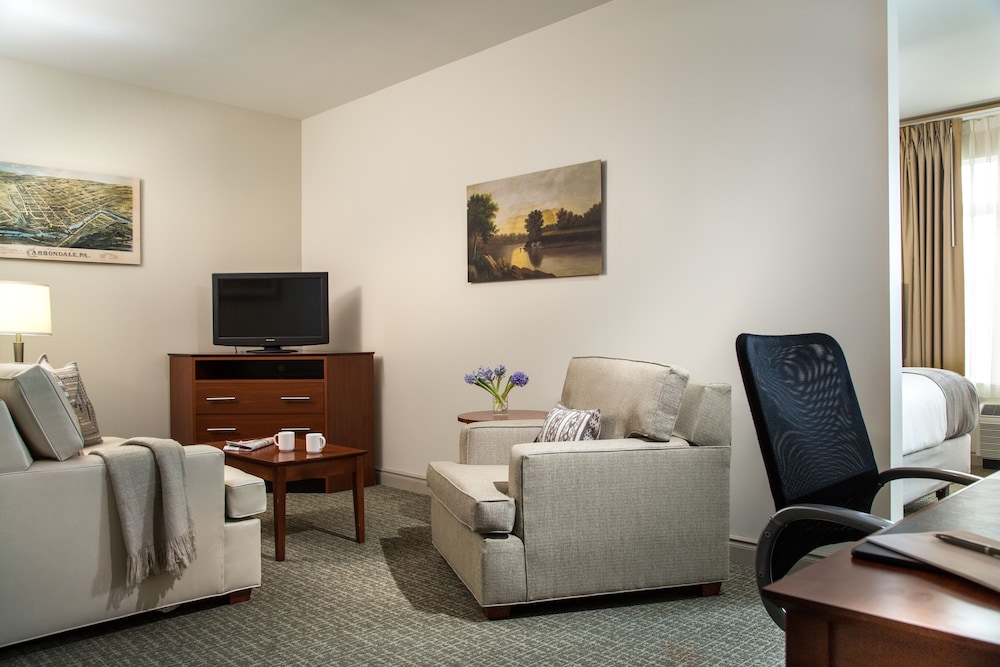 Suite, 2 Queen Beds photo 3