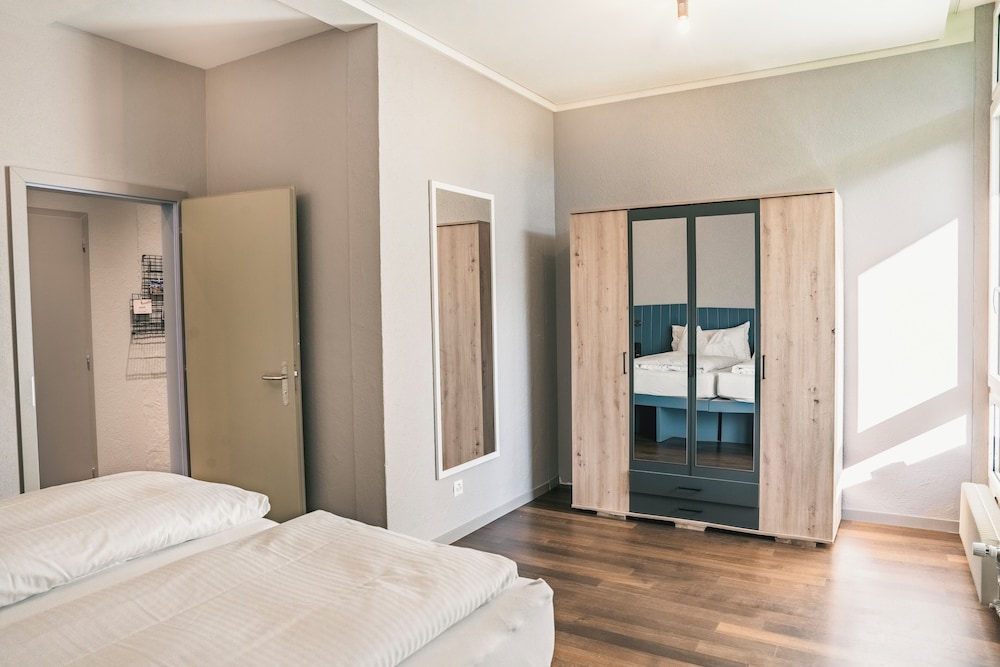 Flow Suite Family Room E20 - Photo 8