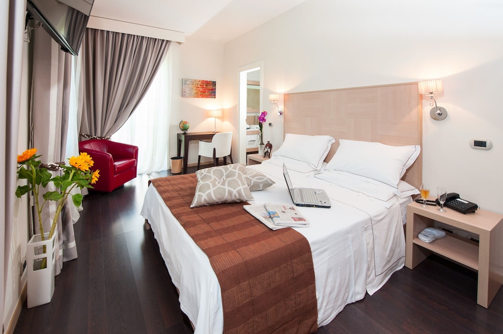 Standard Double Room Single Use photo 3