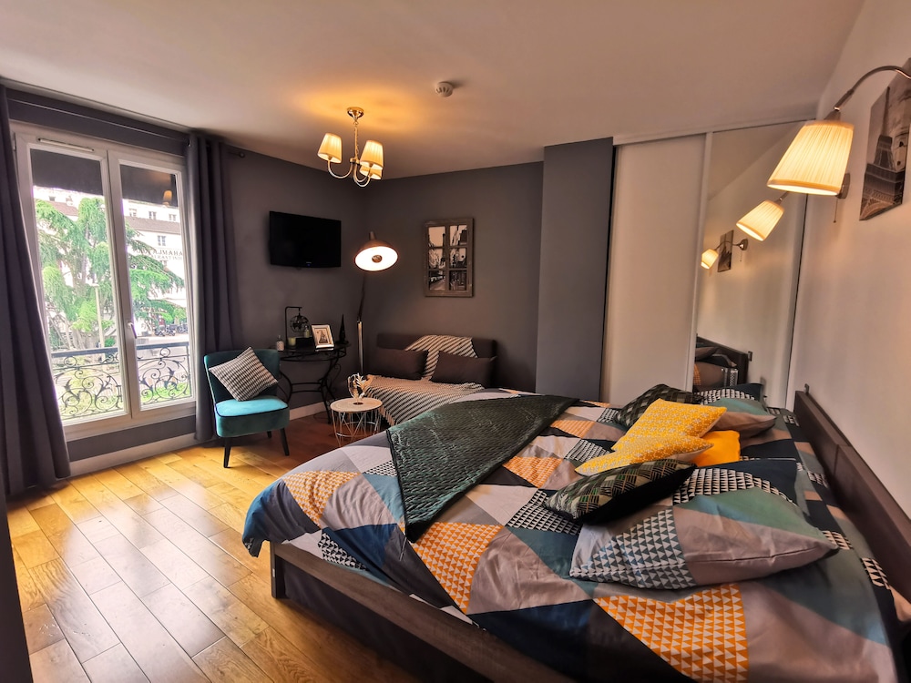 Deluxe Apartment - Photo 10