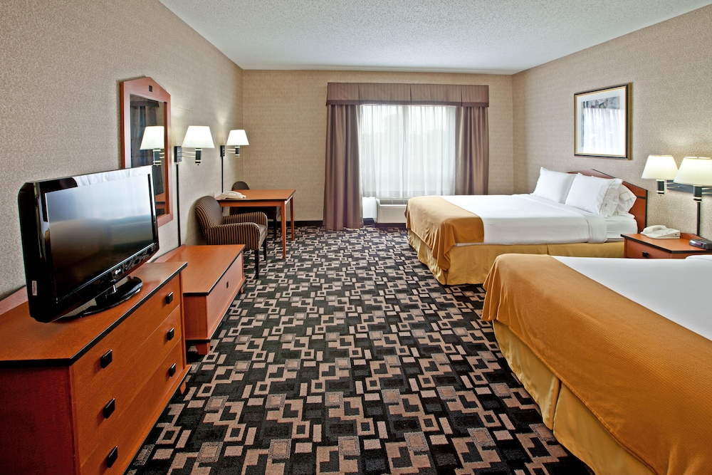 Standard Room, 2 Queen Beds (Walk-In Shower) - Photo 2