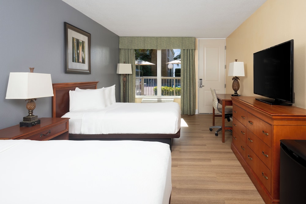 Room, 2 Queen Beds, Pool View - Photo 1