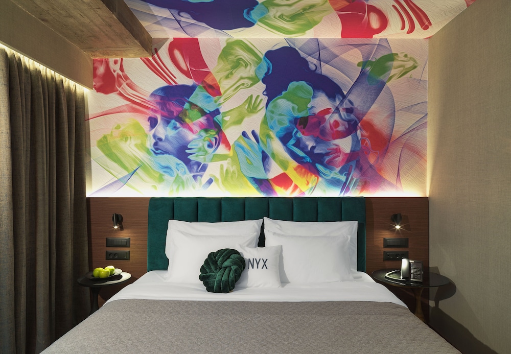 Heaven Suite with Business Lounge Access