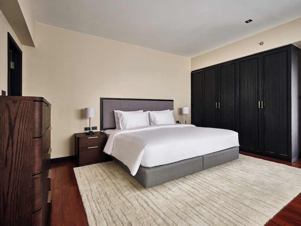 Deluxe Studio Suite, 3 Bedrooms photo 3