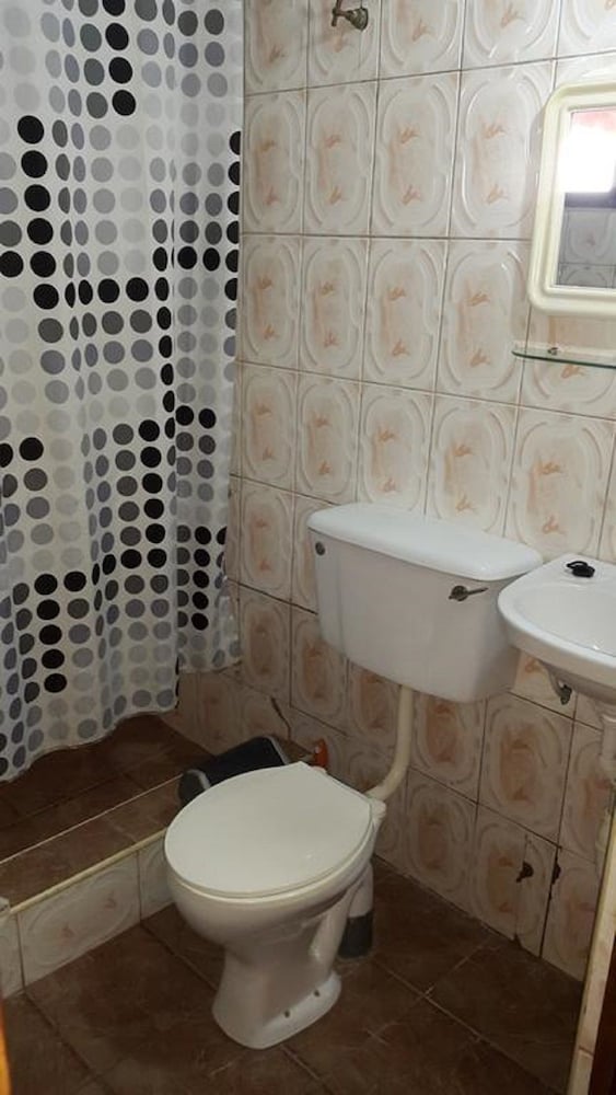 Double Room (Paul Bogle - Shared Bathroom) photo 2