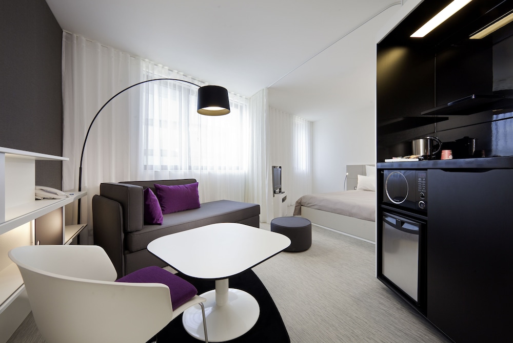Executive Suite, Multiple Beds - Photo 2