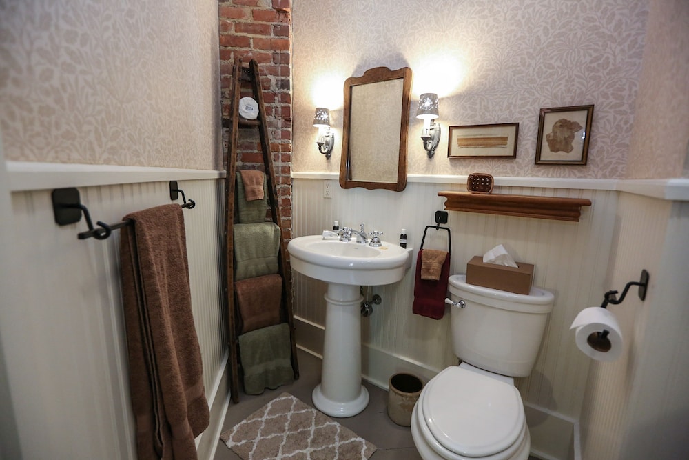 Traditional Double Room, 1 Double Bed, Non Smoking, Courtyard View photo 3