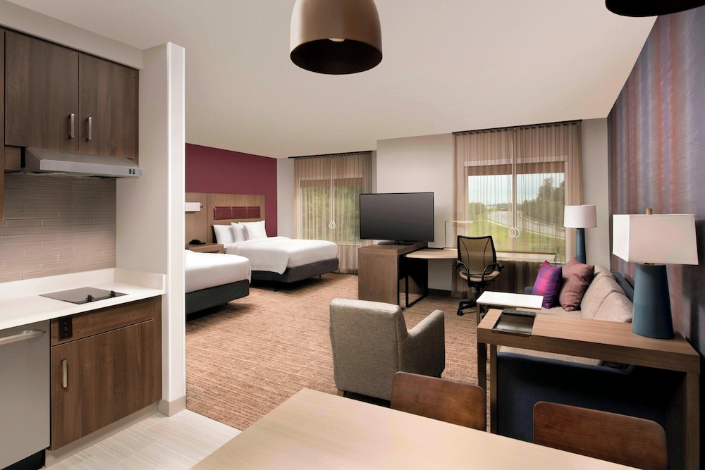 Studio, Multiple Beds (Mobility/Hearing Accessible, Tub)