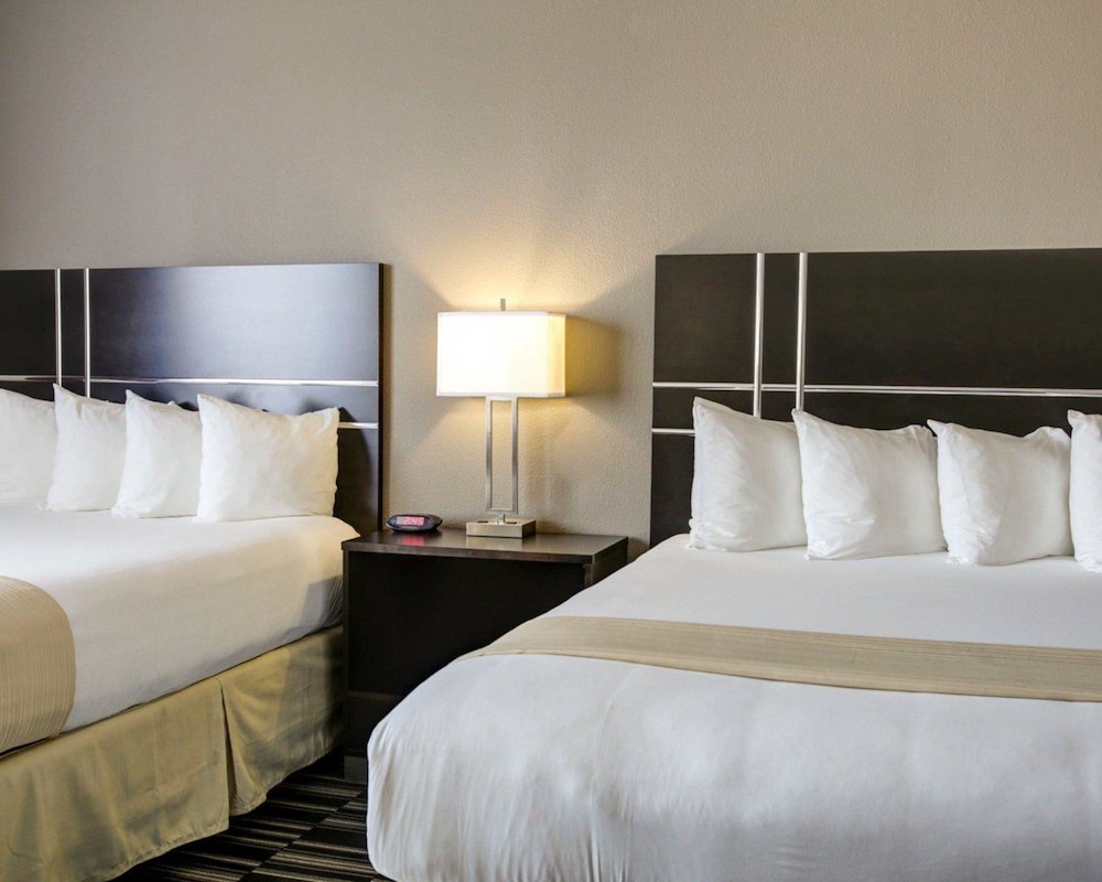 Suite, Multiple Beds, Non Smoking photo 2