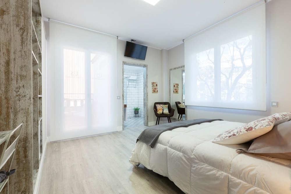 Basic Room, Terrace (La Creueta)
