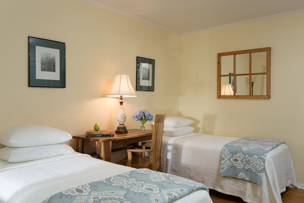 Room (9) photo 2