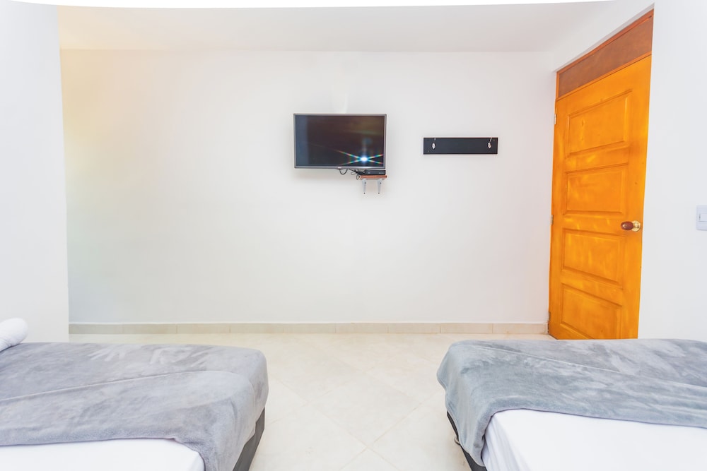 Standard Quadruple Room, 2 Double Beds photo 3