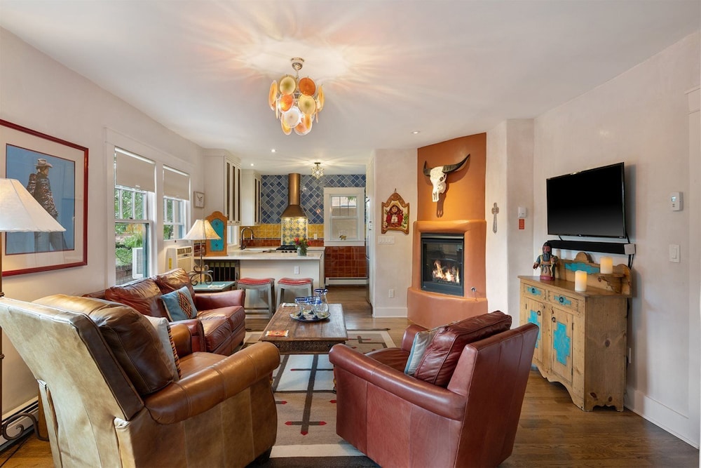 House (Laughing Llama - Luxury Home Two Bloc) photo 2