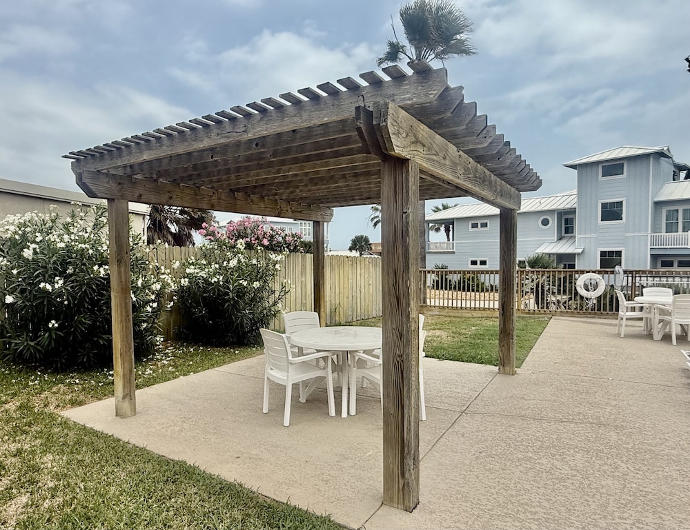 Cristy's Crab Shack @ Sunrise Villas, Foto 20