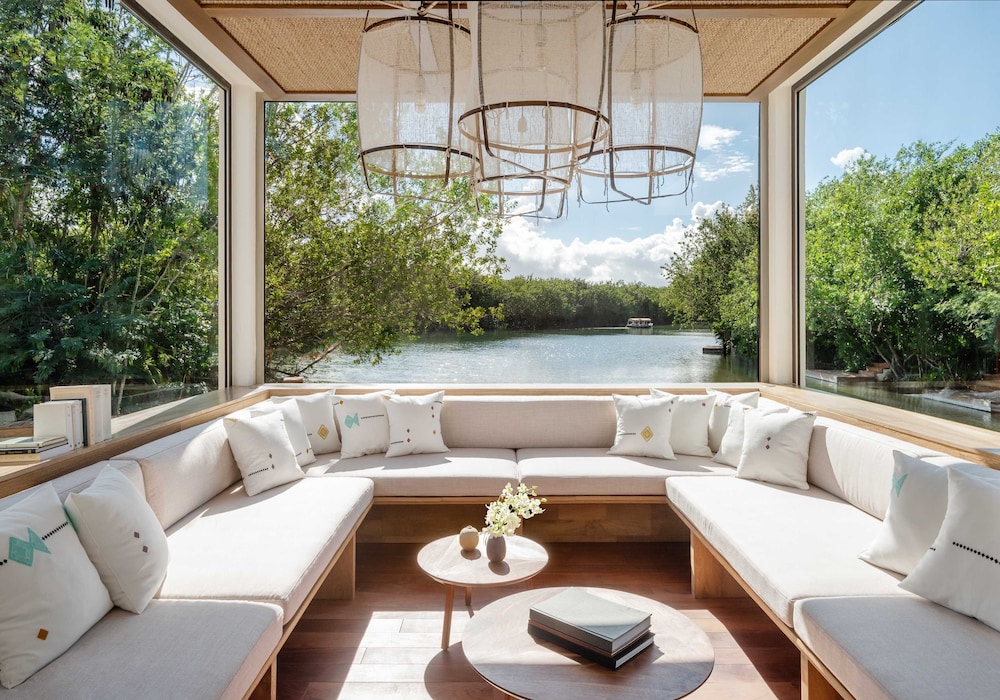 Presidential Suite (Lagoon) thumbnail 6