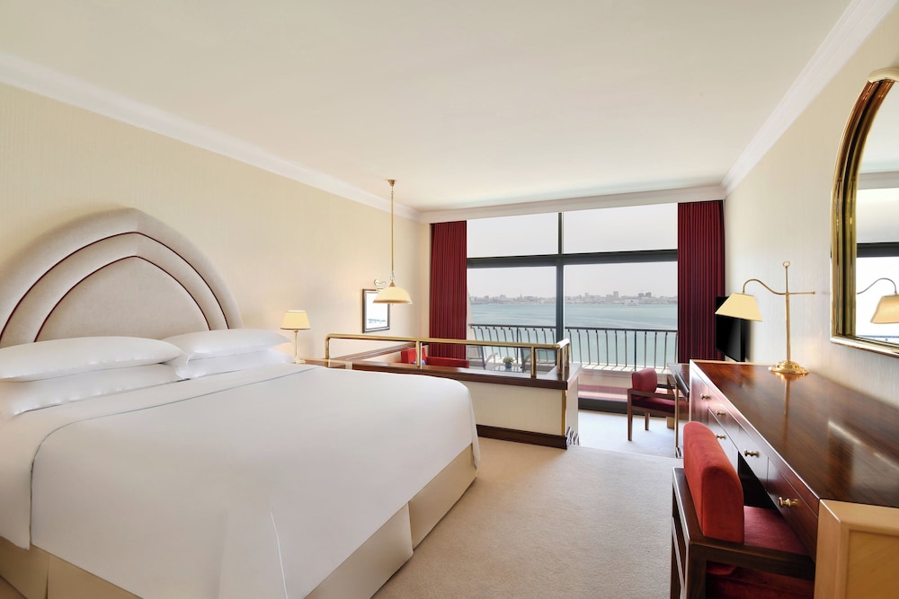 Deluxe Room, 1 King Bed, Sea View (Balcony)