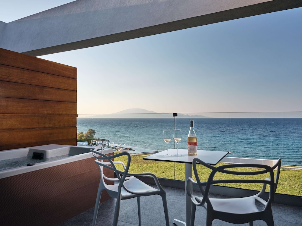 Suite, Jetted Tub, Sea View photo 3