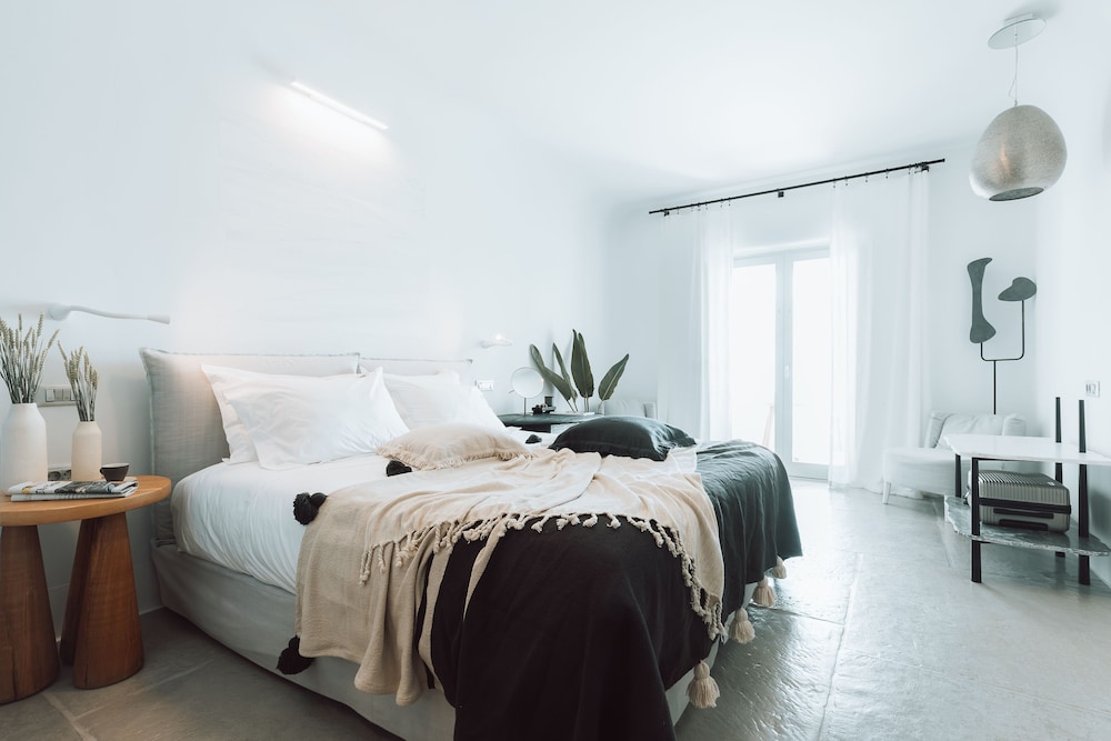 Standard Double Room, 1 King Bed - Photo 8
