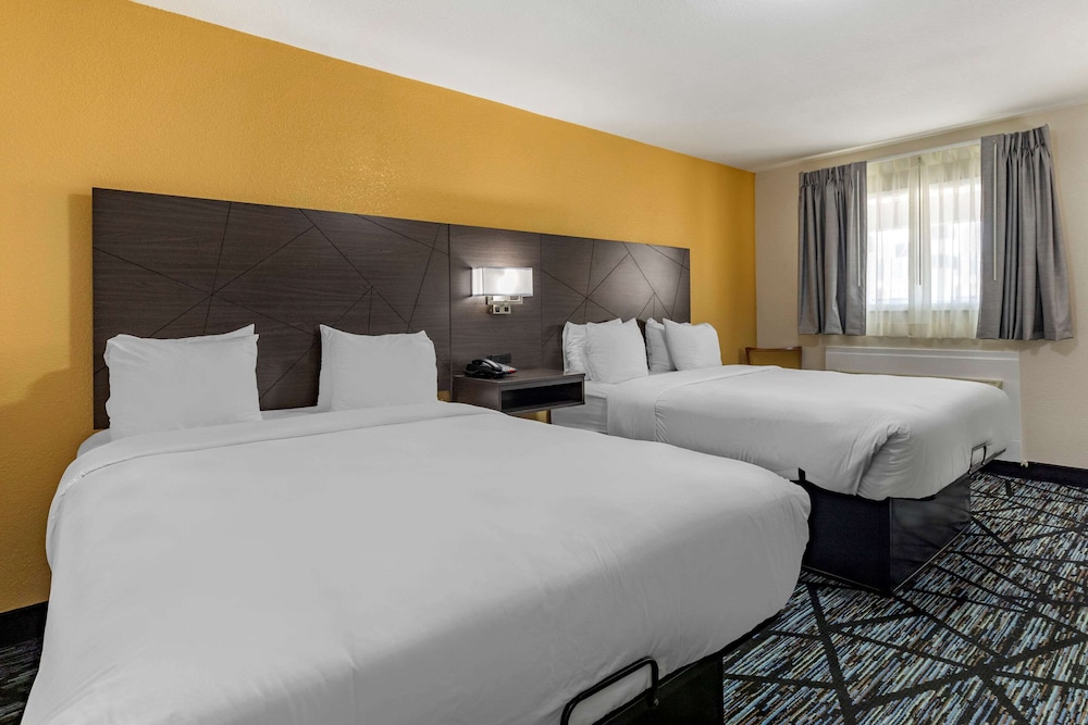 Standard Room, 2 Queen Beds, Non Smoking